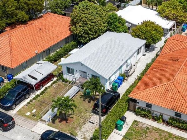 3085 & 3083 SW 17th St, Miami, FL 33145
