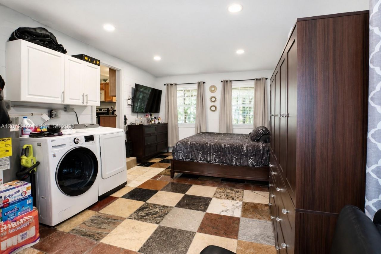 3085 & 3083 SW 17th St, Miami, FL 33145 Photo