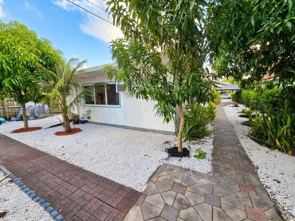 3085 & 3083 SW 17th St, Miami, FL 33145 Photo