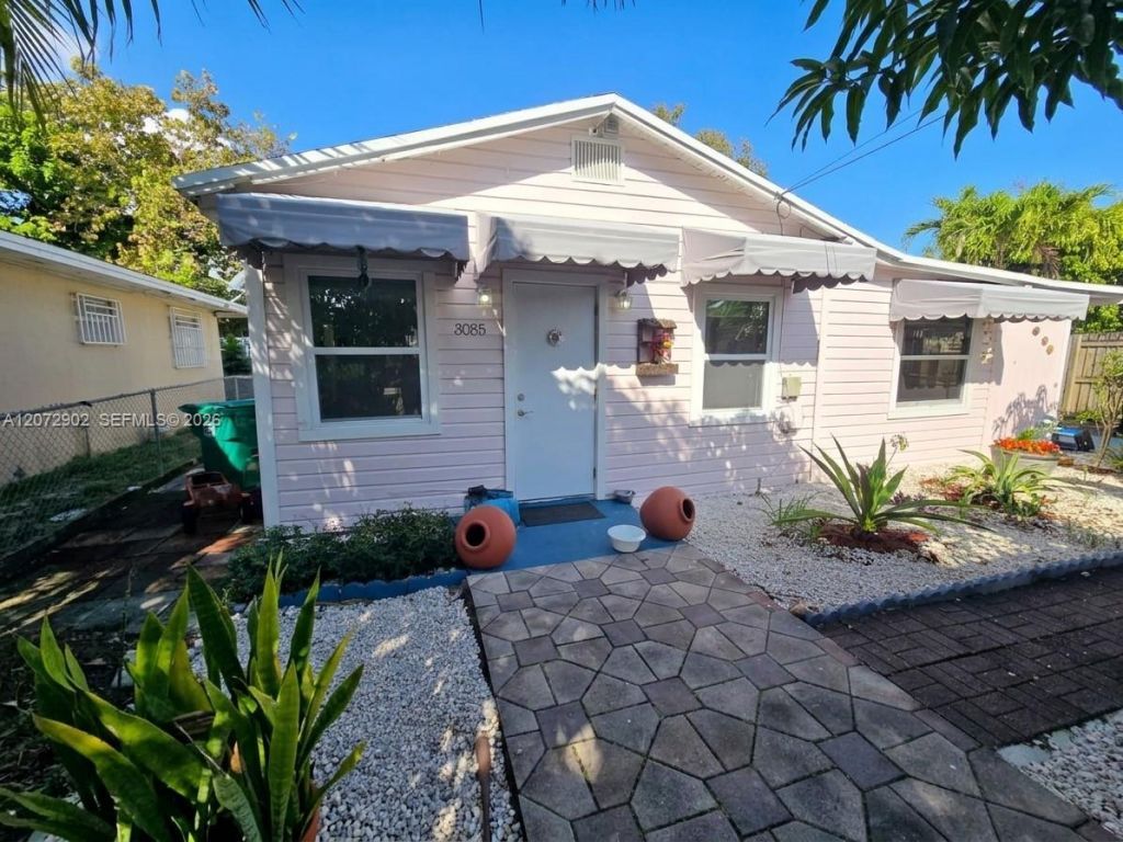 3085 & 3083 SW 17th St, Miami, FL 33145 Photo