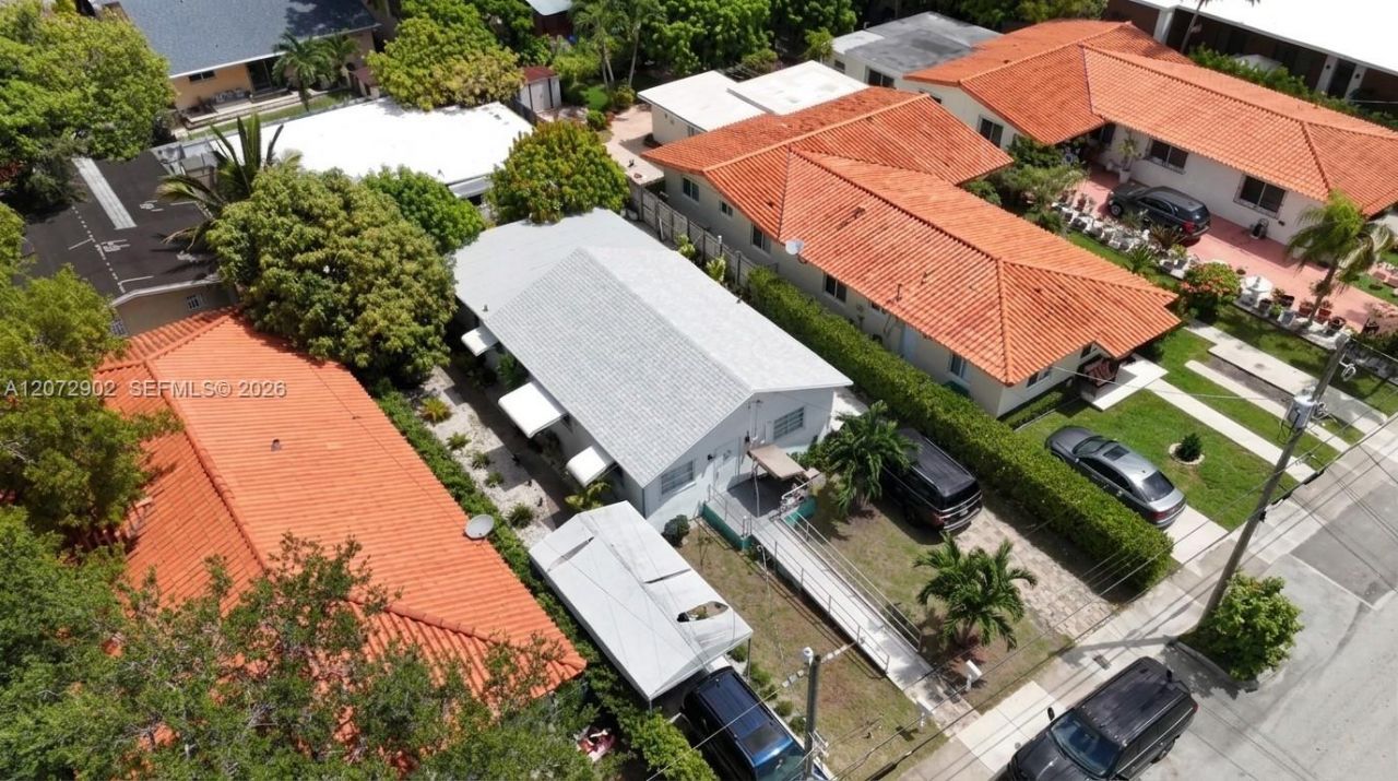 3085 & 3083 SW 17th St, Miami, FL 33145 Photo