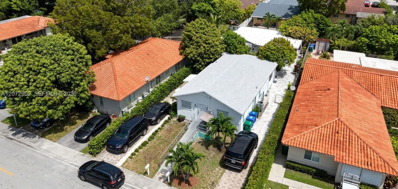 3085 & 3083 SW 17th St, Miami, FL 33145 Photo