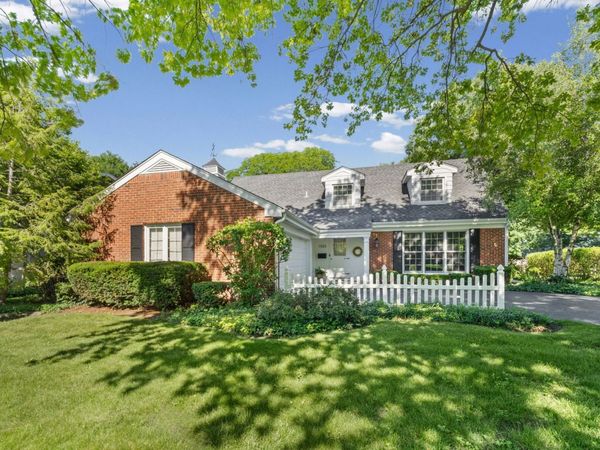 1533 N Belmont Avenue , Arlington Heights, IL 60004
