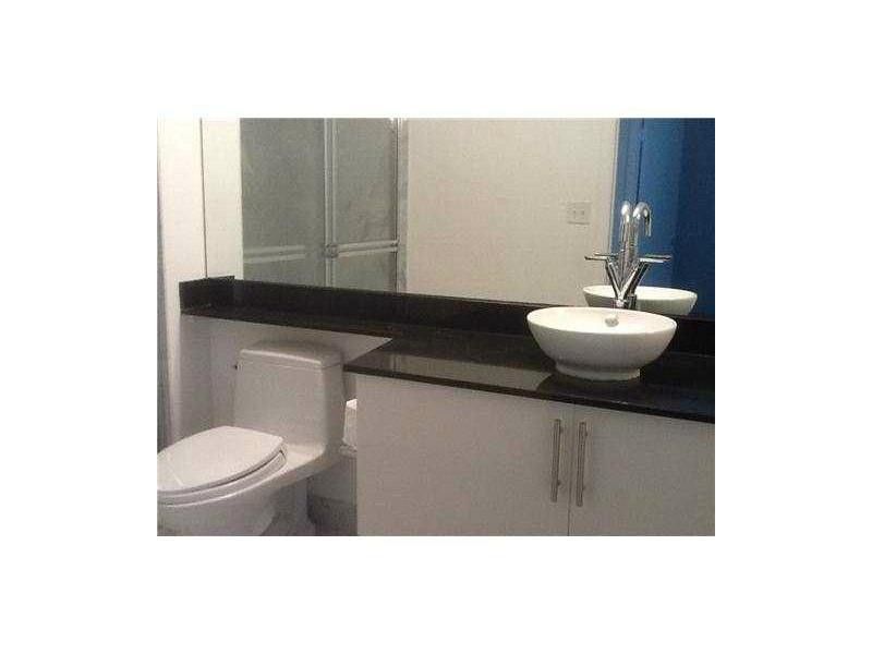 31 SE 5th Street, Unit 202, Miami, FL 33131 Photo