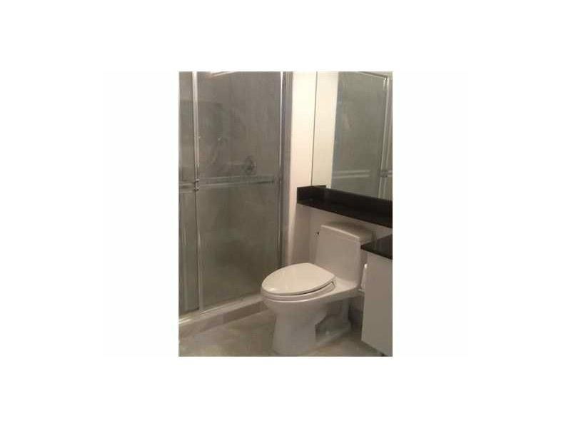 31 SE 5th Street, Unit 202, Miami, FL 33131 Photo