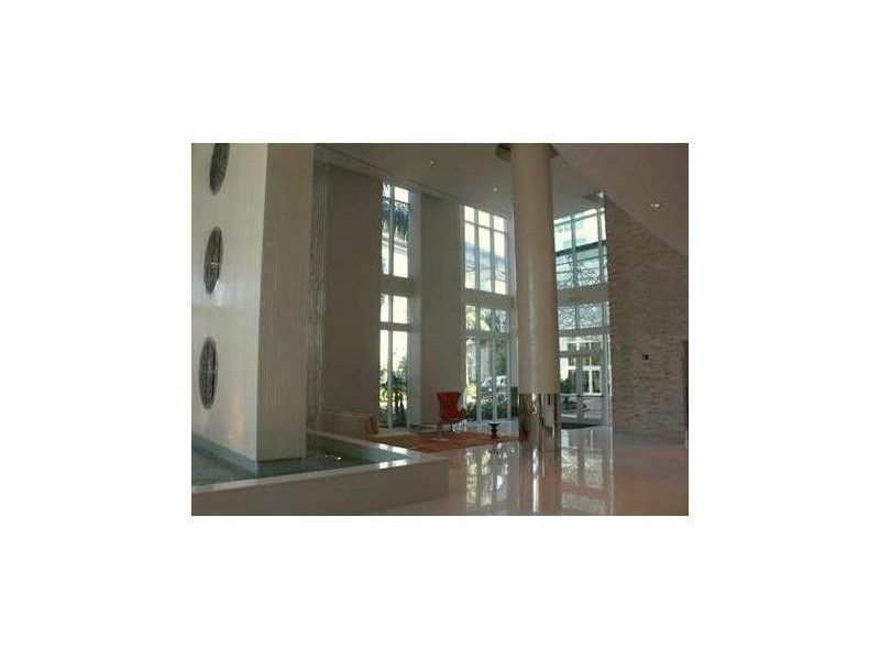 31 SE 5th Street, Unit 202, Miami, FL 33131 Photo