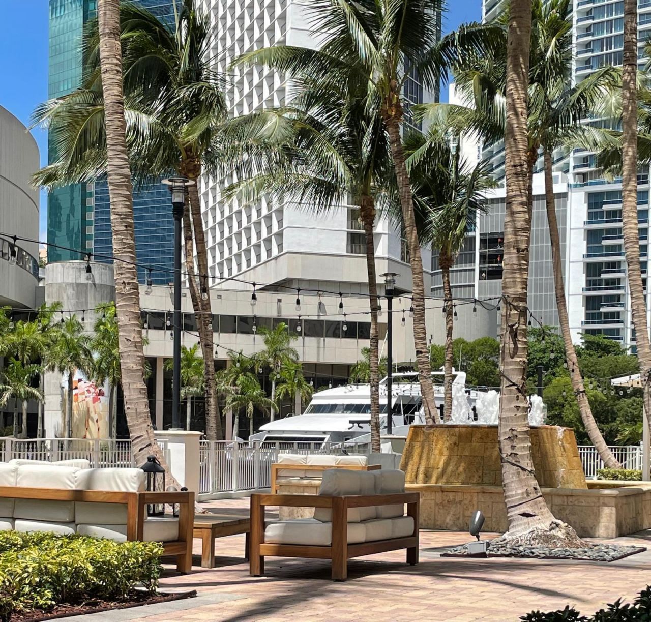 31 SE 5th Street, Unit 202, Miami, FL 33131 Photo