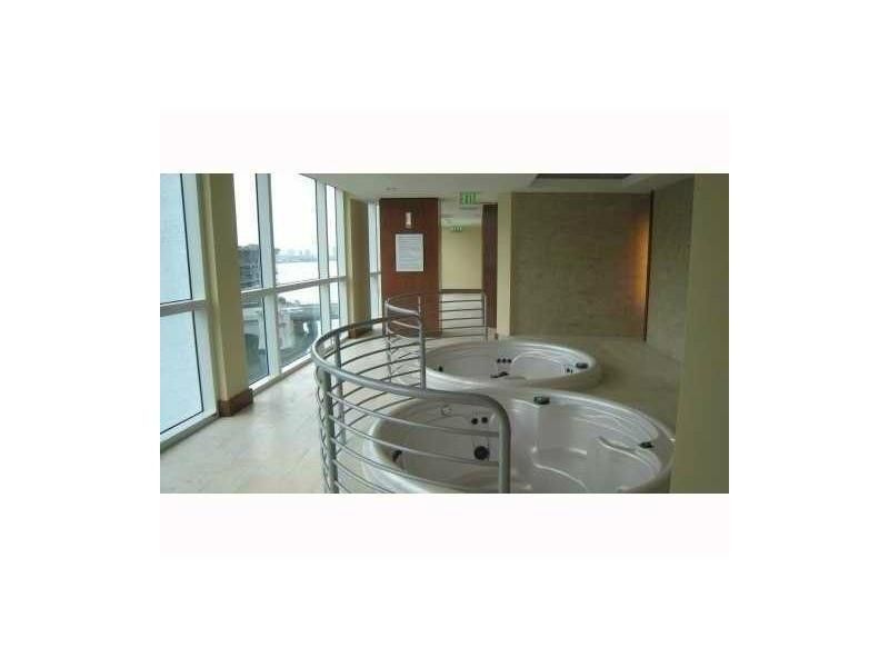 31 SE 5th Street, Unit 202, Miami, FL 33131 Photo