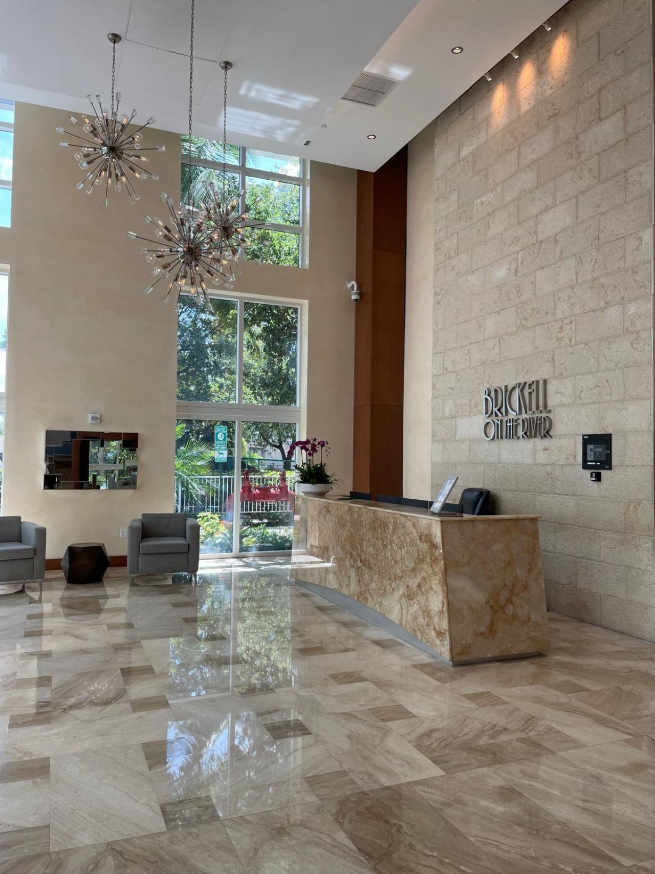31 SE 5th Street, Unit 202, Miami, FL 33131 Photo