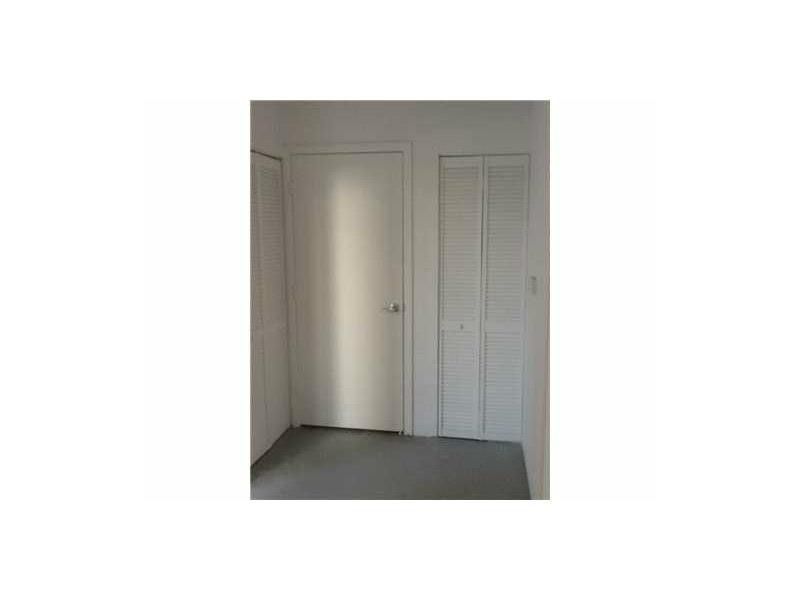 31 SE 5th Street, Unit 202, Miami, FL 33131 Photo