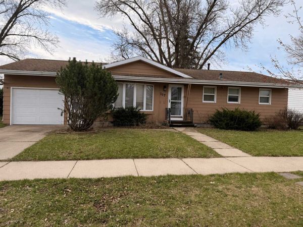 117 Southdale Street SE, Sleepy Eye, MN 56085