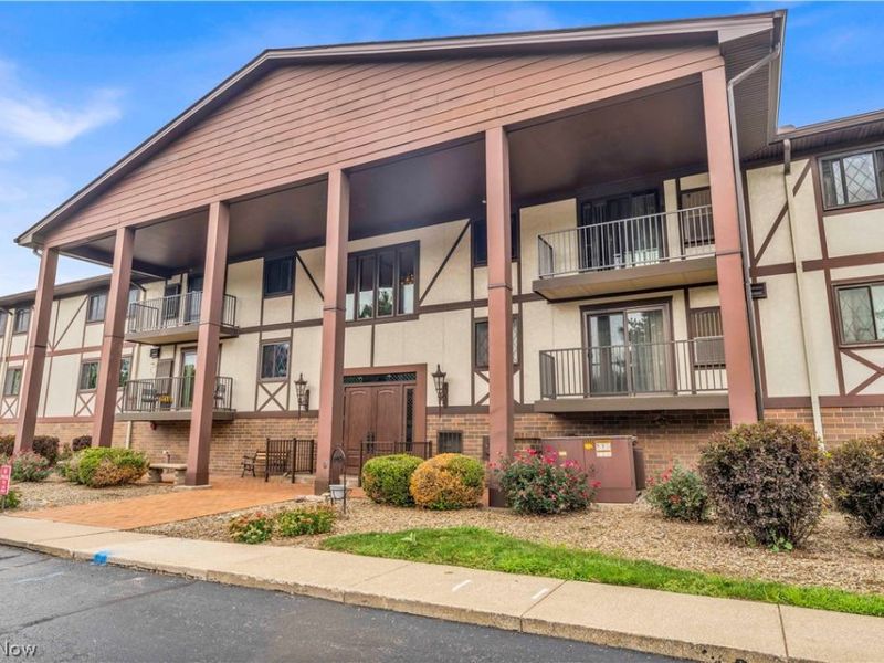 4849 Grace Road , Unit 125, North Olmsted, OH 44070 Photo 1