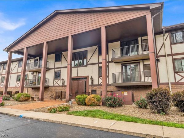 4849 Grace Road , Unit 228, North Olmsted, OH 44070