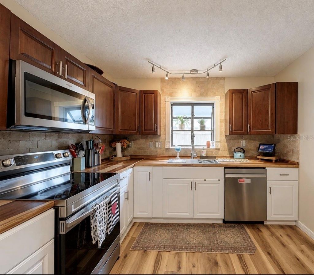 6250 Cedarbrook Drive N, Pinellas Park, FL 33782 Photo