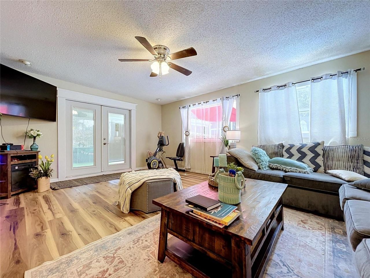 6250 Cedarbrook Drive N, Pinellas Park, FL 33782 Photo