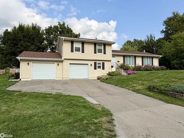312 N 17th Street, Chariton, IA 50049