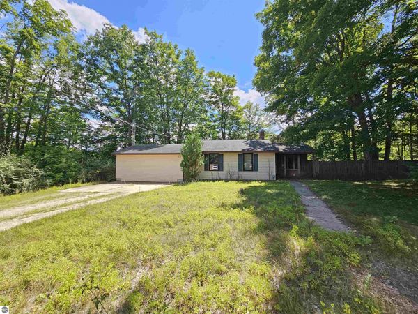 3963 Cadillac Road, Farwell, MI 48622
