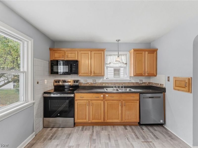 4338 Silsby Road, University Heights, OH 44118 Photo 6