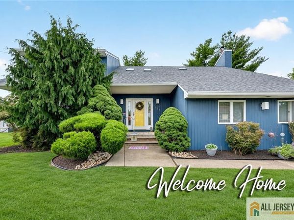 121 W Hill Road, Colonia, NJ 07067
