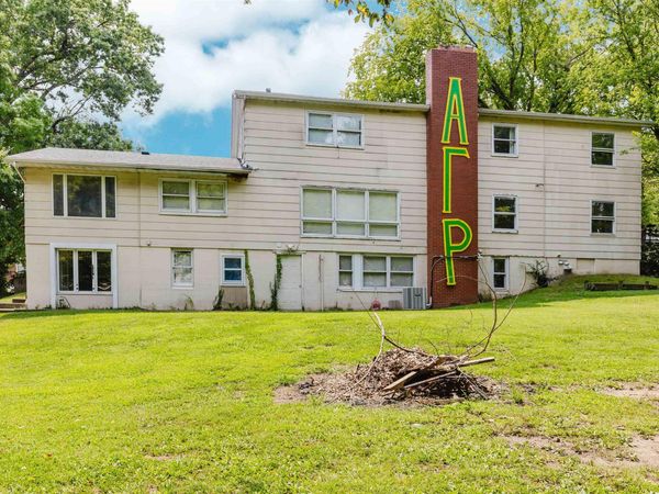 408 W Freeman Street, Carbondale, IL 62901