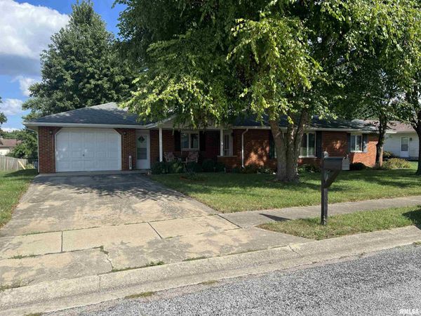 10 Appomatox Avenue, Jacksonville, IL 62650