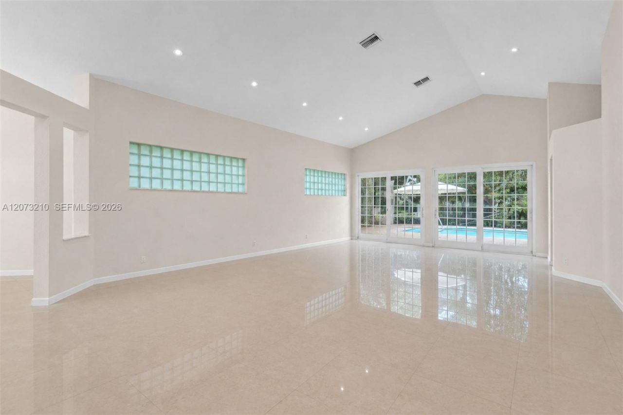 1090 SW 156th Ave , Pembroke Pines, FL 33027 Photo