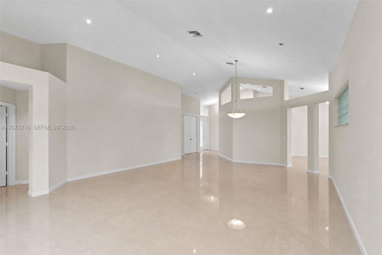 1090 SW 156th Ave , Pembroke Pines, FL 33027 Photo