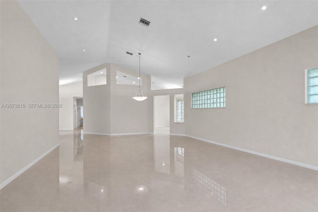 1090 SW 156th Ave , Pembroke Pines, FL 33027 Photo