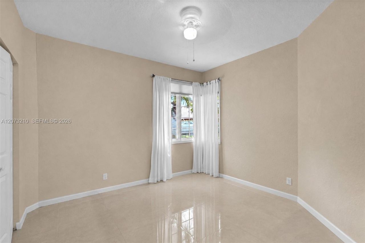 1090 SW 156th Ave , Pembroke Pines, FL 33027 Photo