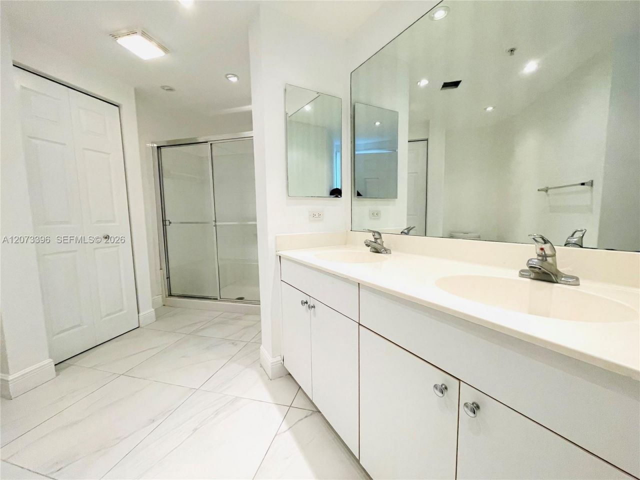 17150 N Bay Rd , Unit 2902, Sunny Isles Beach, FL 33160 Photo