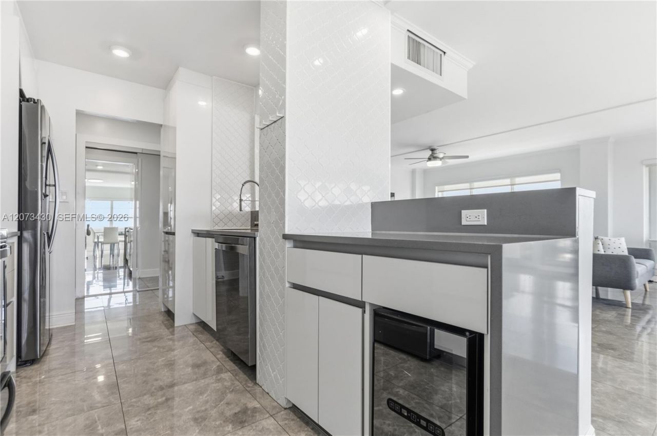 340 Sunset Dr , Unit 1210, Fort Lauderdale, FL 33301 Photo