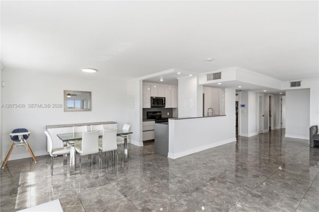 340 Sunset Dr , Unit 1210, Fort Lauderdale, FL 33301 Photo