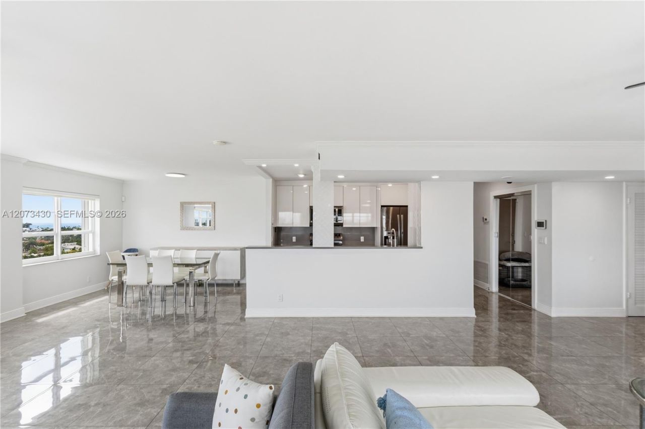 340 Sunset Dr , Unit 1210, Fort Lauderdale, FL 33301 Photo