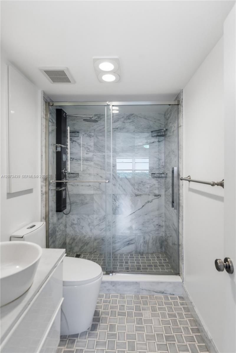 340 Sunset Dr , Unit 1210, Fort Lauderdale, FL 33301 Photo