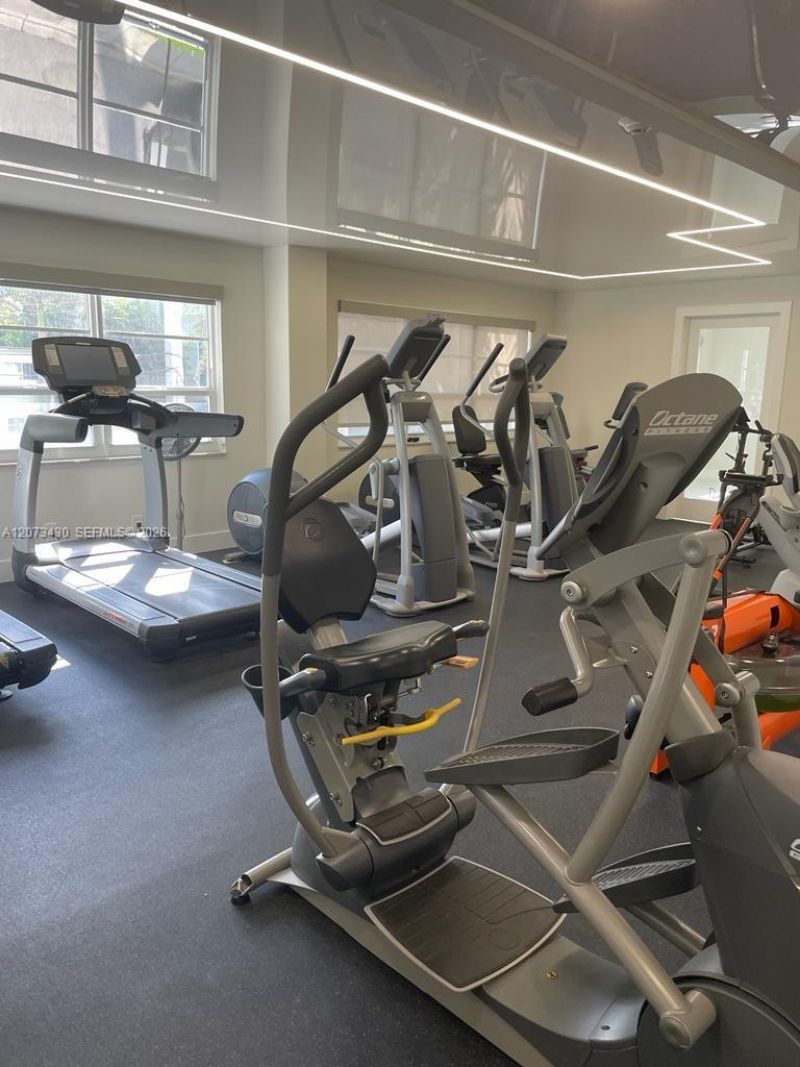 340 Sunset Dr , Unit 1210, Fort Lauderdale, FL 33301 Photo