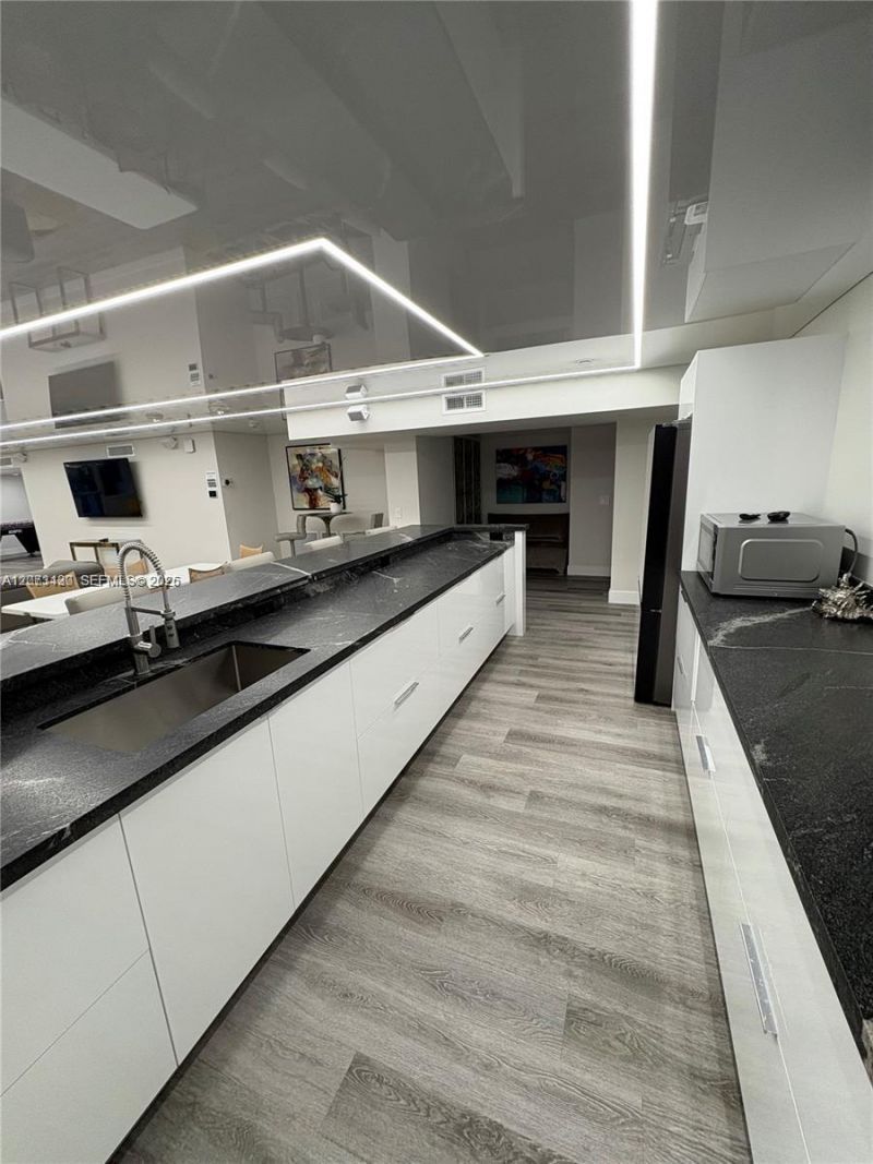 340 Sunset Dr , Unit 1210, Fort Lauderdale, FL 33301 Photo