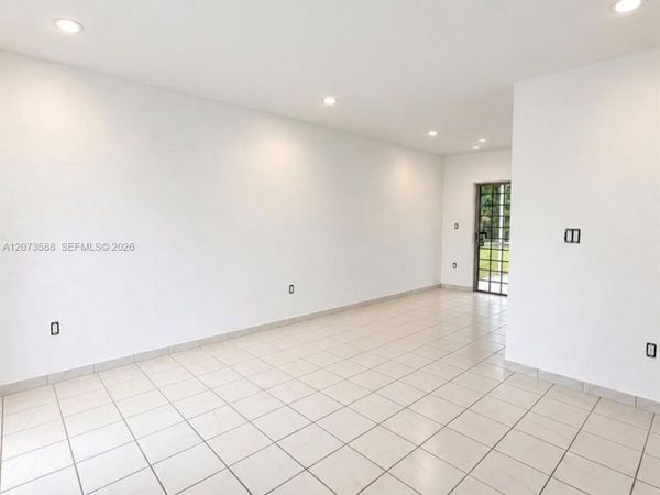 19211 NW 52nd Ave, Miami Gardens, FL 33055