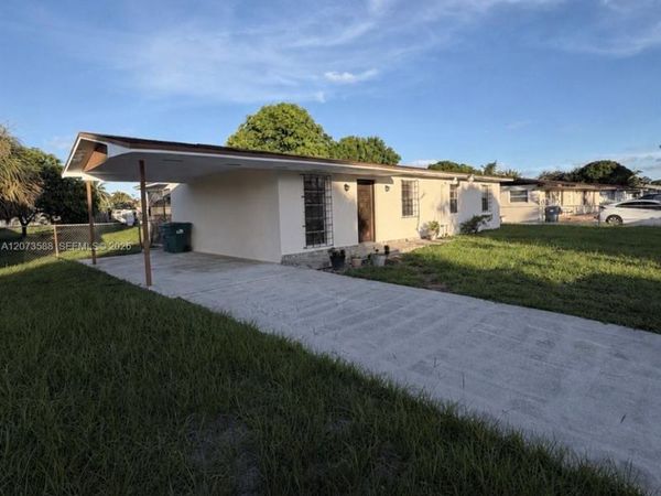 19211 NW 52nd Ave , Miami Gardens, FL 33055