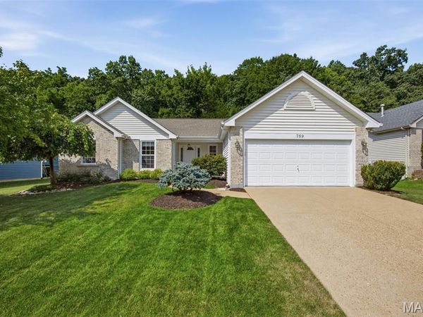 769 Emerald Oaks Court, Eureka, MO 63025