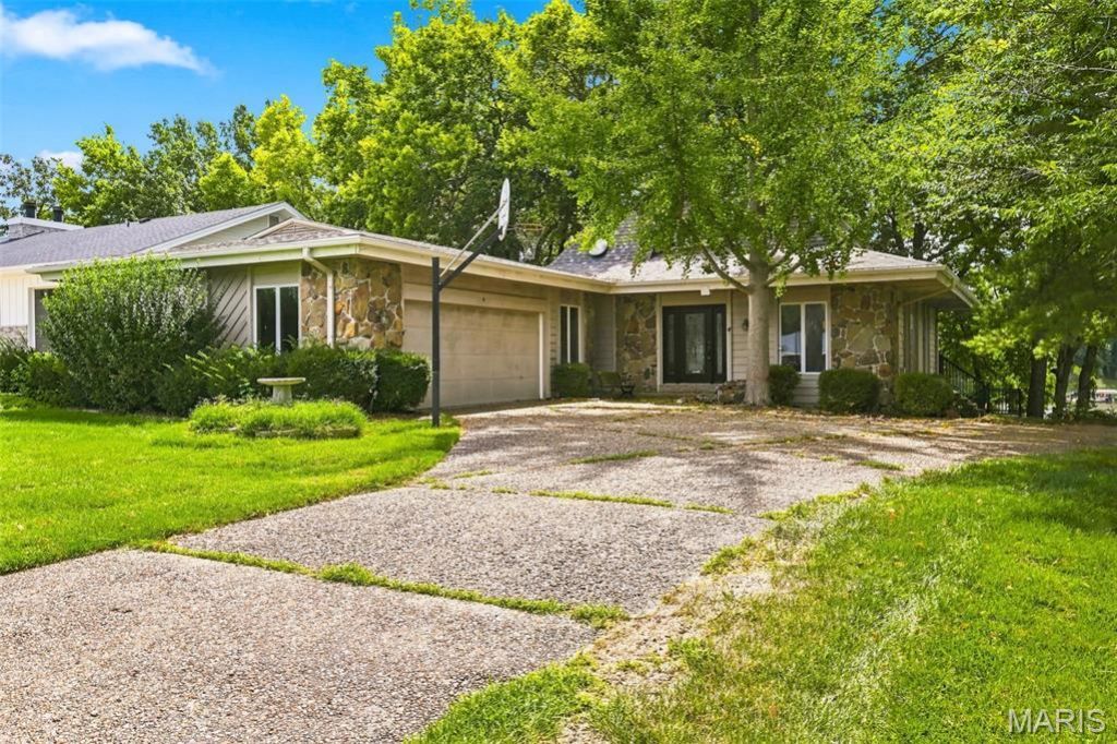 4 Harbor Point Court , Lake Saint Louis, MO 63367 Main Photo