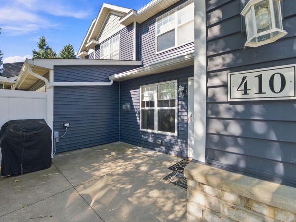 410 Hickory Lane N, Oakdale, MN 55128