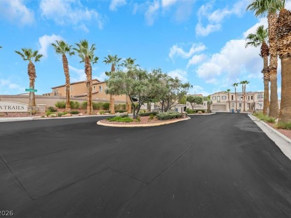 7970 Carson Creek Street , Las Vegas, NV 89113