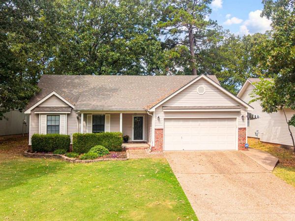 27 Oak Ridge Drive, Maumelle, AR 72113