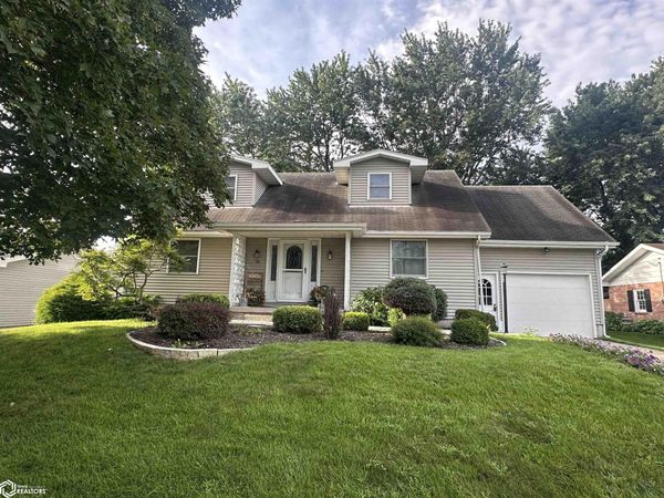 125 Maple Drive, Mediapolis, IA 52637