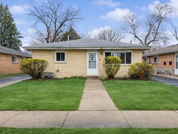808 Mackinaw Avenue , Calumet City, IL 60409