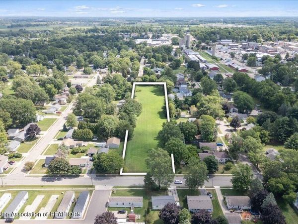 502 N Morton Street, St. Johns, MI 48879