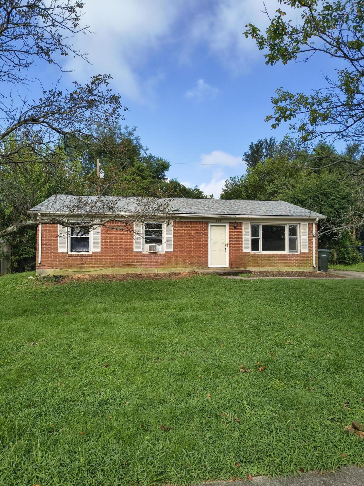 605 Elk Lake Drive, Lexington, KY 40517 Main Photo