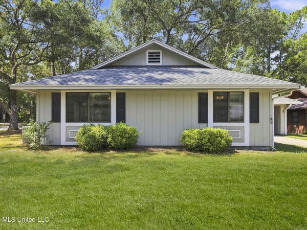 1 Fox Trot , Diamondhead, MS 39525