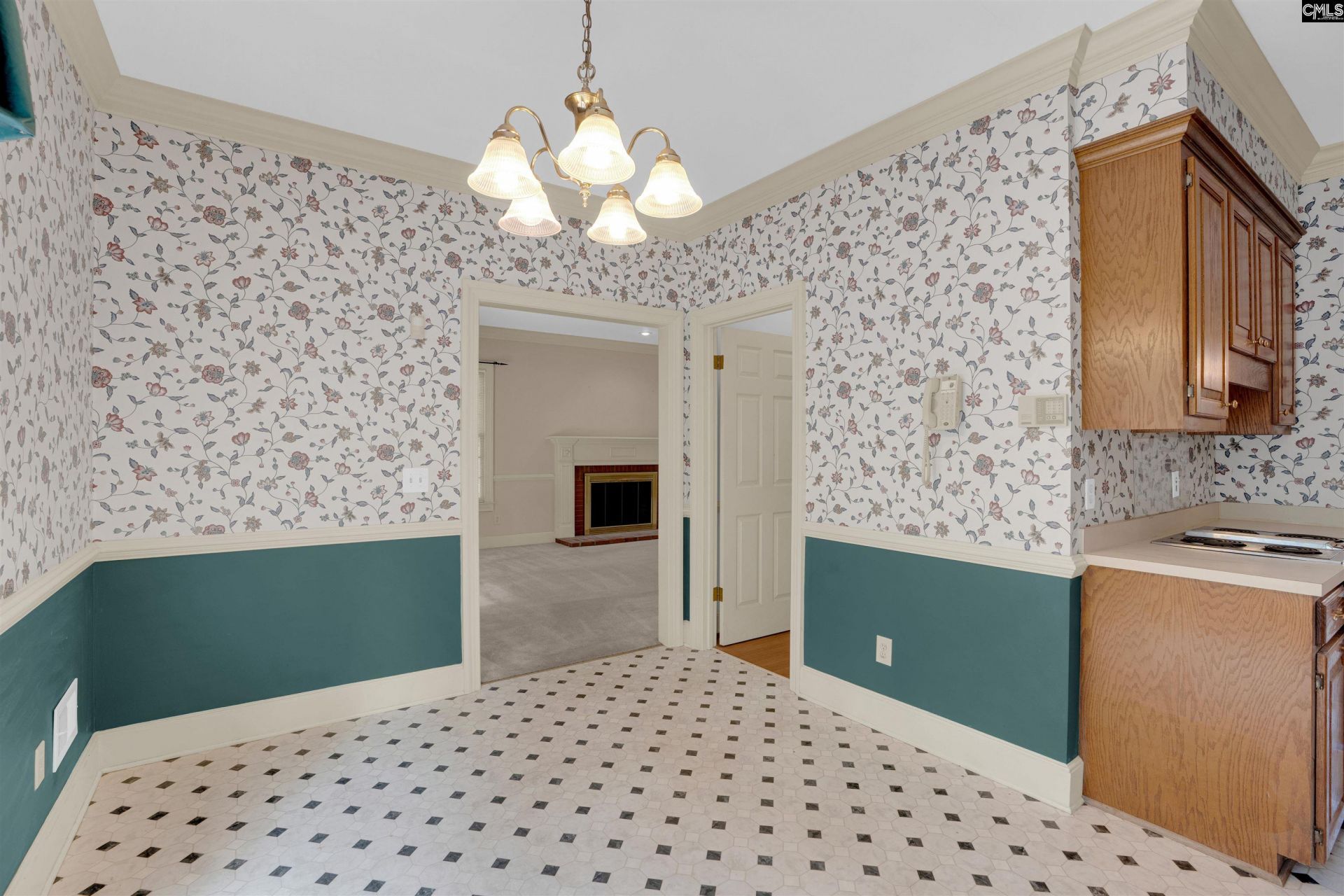 305 Bridgecreek Drive  Photo 11