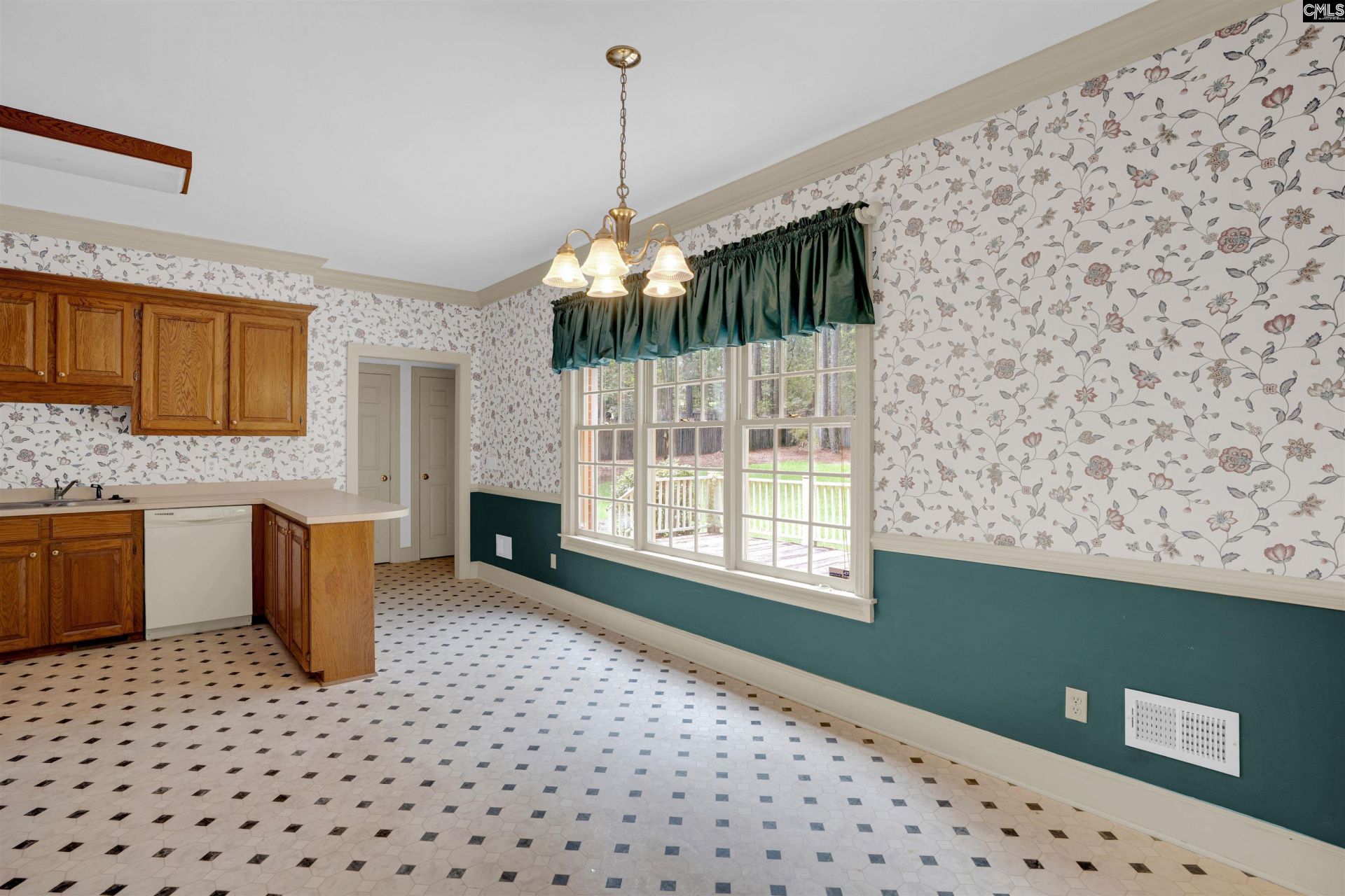 305 Bridgecreek Drive  Photo 13